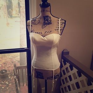 Intimissi Cream Corset Removable Straps Garters
